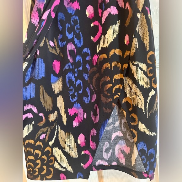 Beautiful faux-wrap Kensie dress with tags attached - Picture 4 of 5